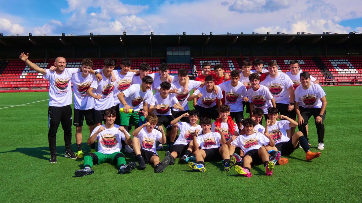 Manutorres96's tweet photo. Cadete A DH @atleticodepinto 22/23🔴⚫️
Ascenso a Superliga🏆
Temporada para recordar⚽️ https://t.co/s9Zyygg1yS