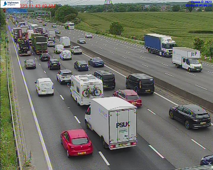 BBC Radio London Travel on Twitter "Q’s M25 Anticlockwise at J23 A1(M