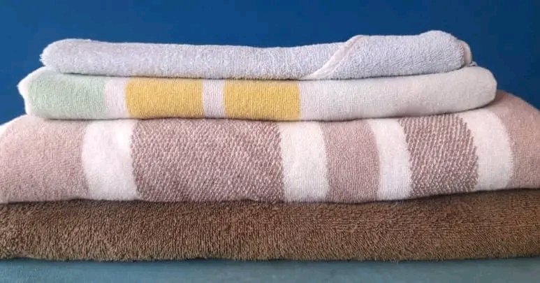 Velz_Laundry's tweet image. We offer laundry and cleaning services in and around Arua City. We are located in Nsambya, Next to IUIU.
We are open every day of the week to cater for your needs 🥰

Dial/App 0773295903 / 0741211060 for details! #VelzLaundrySpace #CleanSolutions #AruaCityGems&quot;