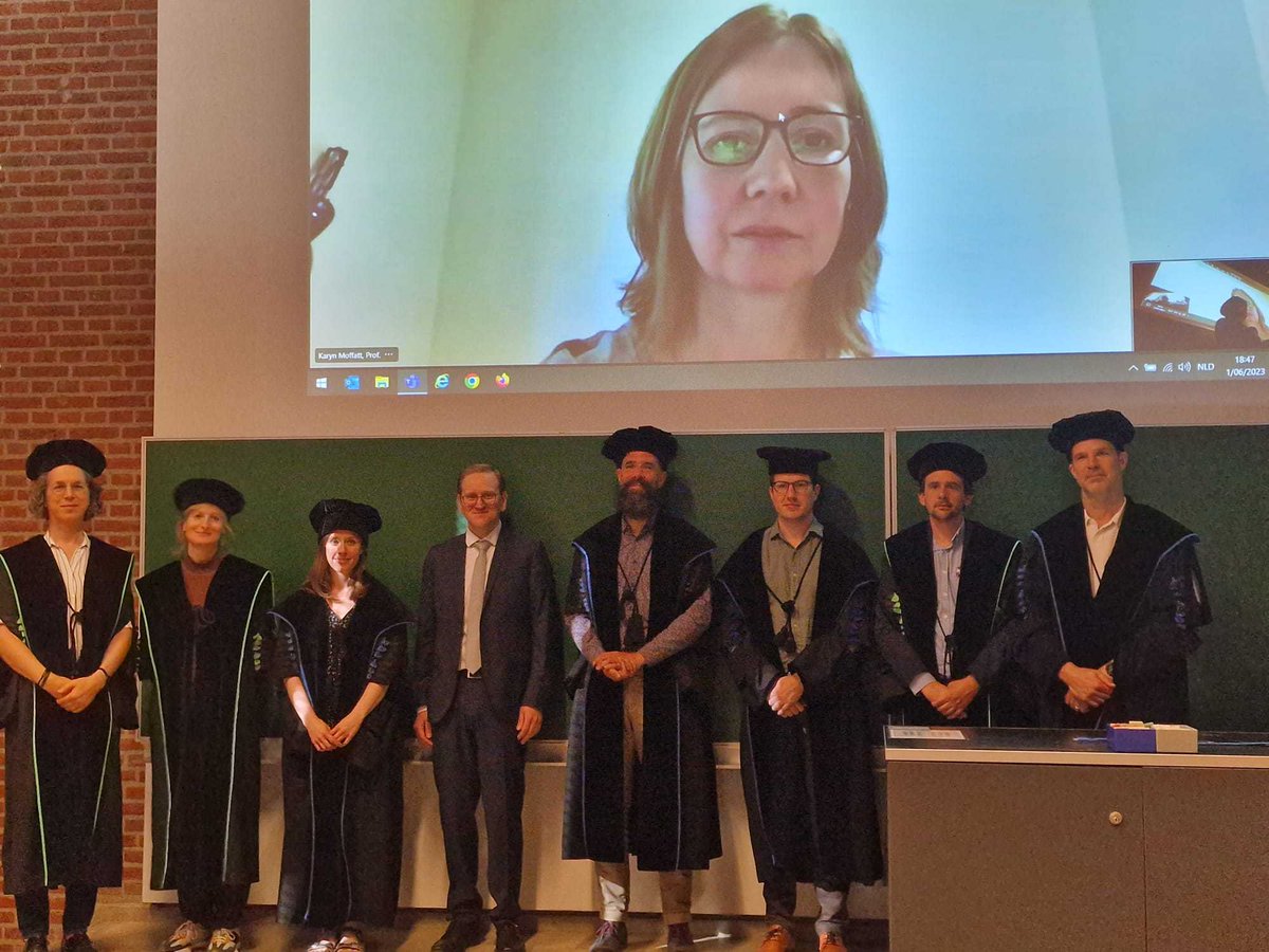 There is a new doctor among us! 🥳🥳 Dimitri Vargemidis successfully defended his Ph.D. on the topic "Accessible activity tracking to support physical activity among older adults" on 1 June. Congratulations Dimitri!