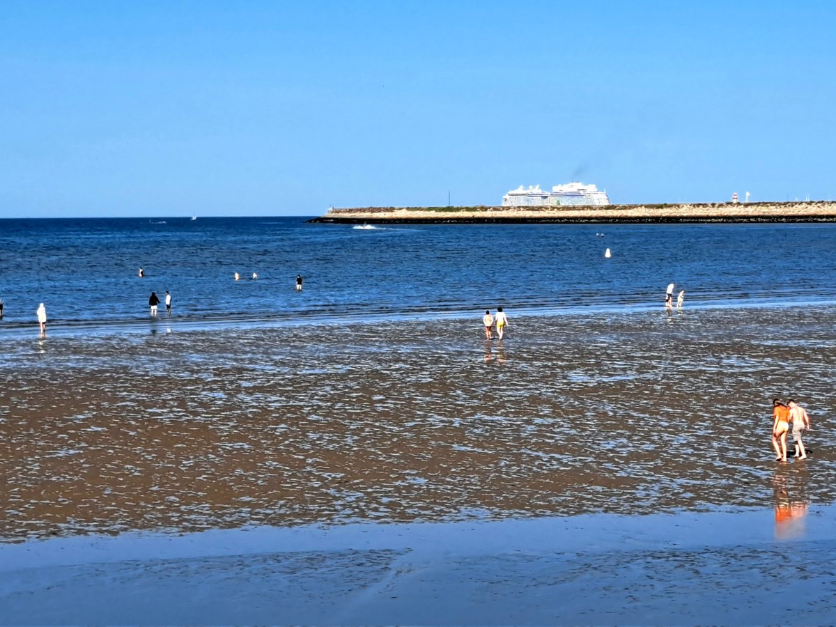 Sunny Day 🌞 
Seapoint Beach. 

#summer