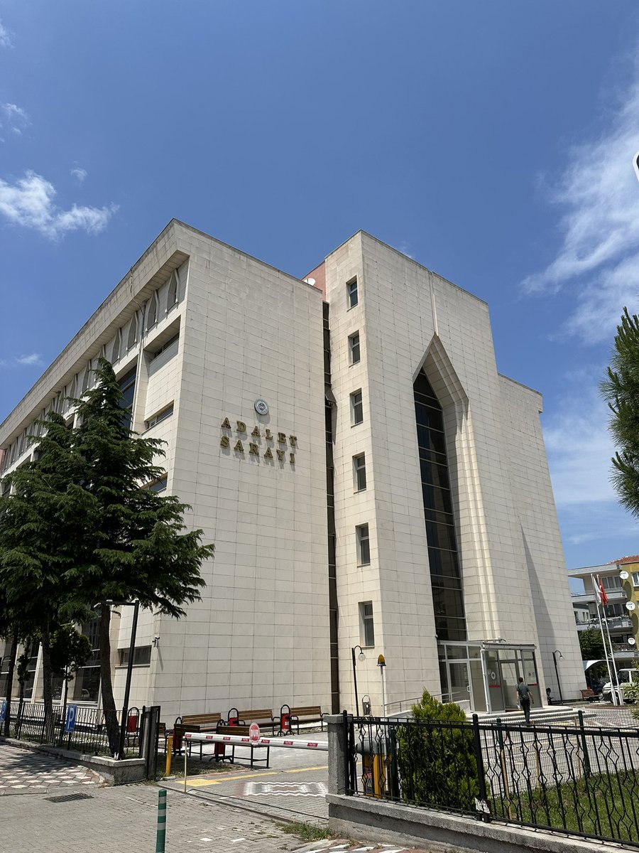 mayhukuktr's tweet photo. Bugün #akhisaradaletsarayı #manisa #soruşturma ⚖️📁 https://t.co/eUQ9xzoj8i