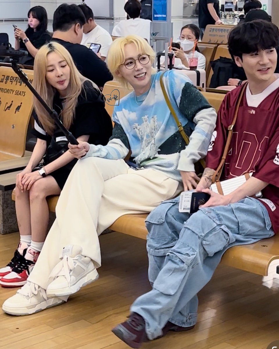 softinseo's tweet photo. JINU heading to the Philippines to film a variety show “Idol Truck”! have fun in PH! @official_jinu_ 
 https://t.co/uTuJr7S8C9