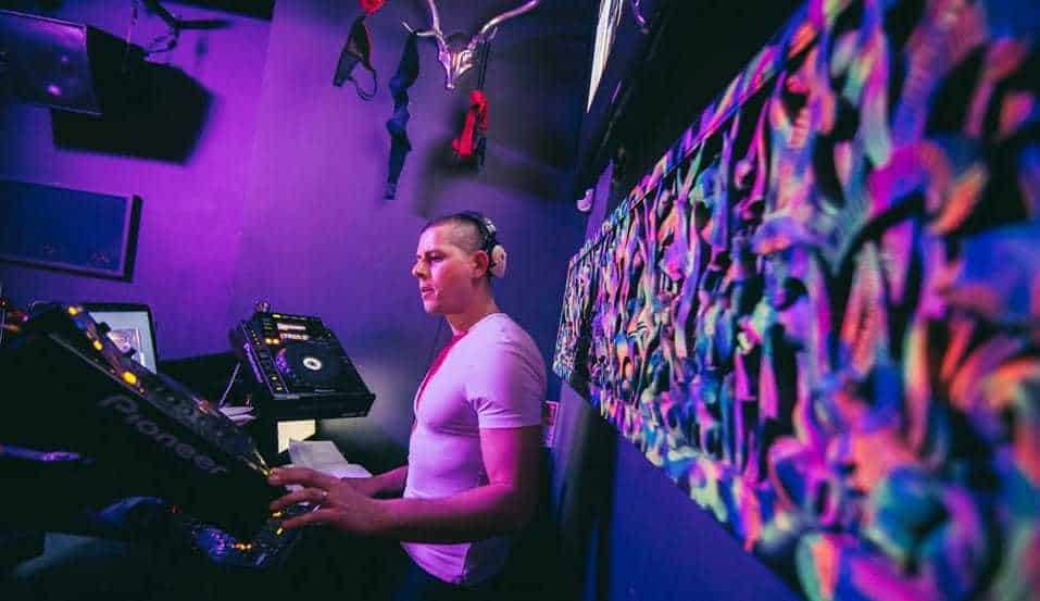 stormdjs's tweet photo. #JetBootJack is a world-renowned DJ from London, mixing house, funk, soul, indie, & disco! His global following is thanks to his remixes & bootlegs! #DJ #remixer #producer
https://t.co/MUpZdX0k48 https://t.co/KO1mSRTPkO
