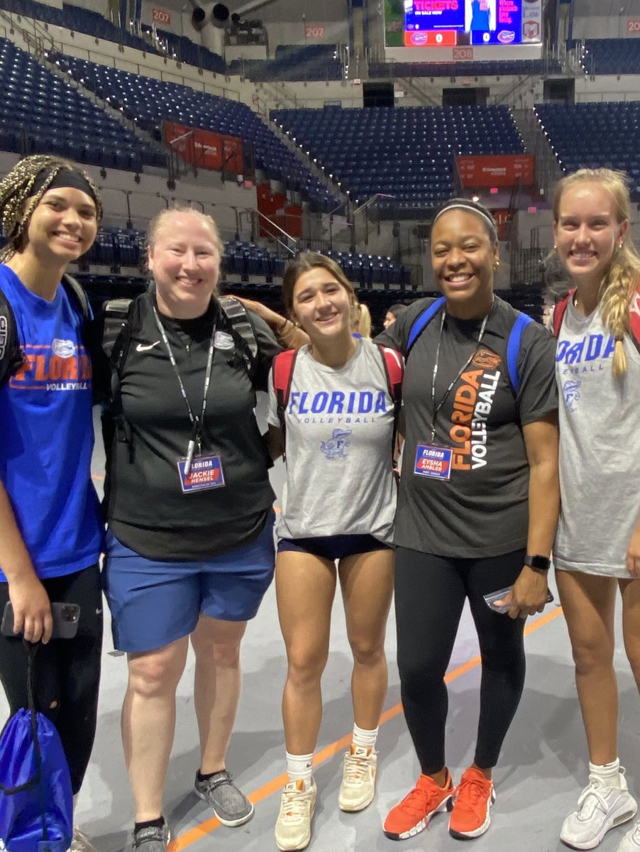 Bella Lee🌴 on Twitter "Another GREAT volleyball camp in the Swamp
