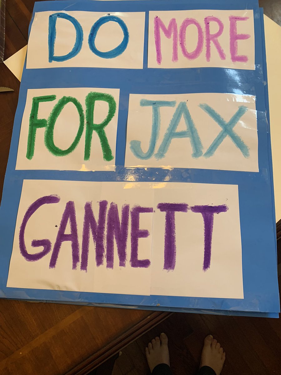 DavidBauerlein's tweet photo. Today at noon, I’ll be standing up with my colleagues and standing against the damaging cuts @Gannett has leveled on its own newspapers in the communities it is supposed to serve. We would love to have everyone join us in sending a message loud and clear. #GannettGreed https://t.co/vQQ6q7pGgq