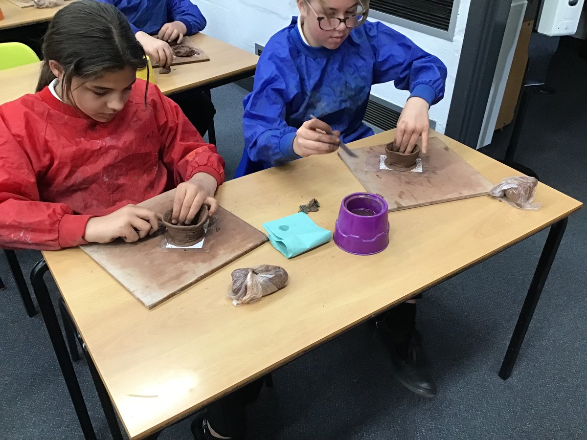 Blue class have been busy creating historical artefacts for the archaelogists of the future!🏺