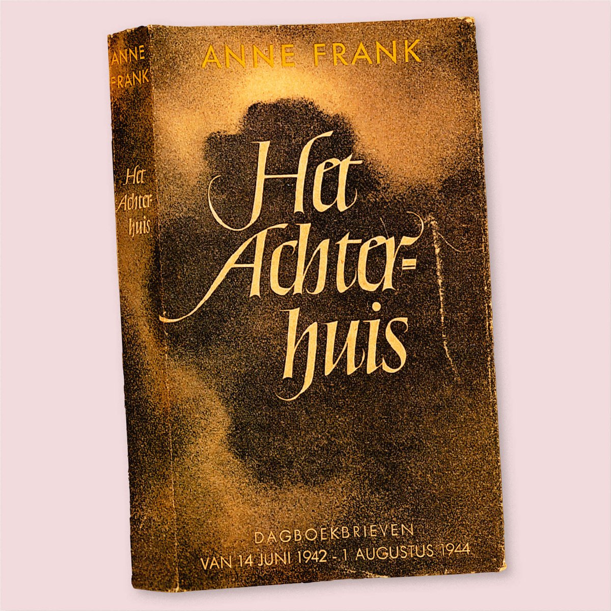#Onthisday June 25, 1947, Anne Frank's diary is published for the first time in the Netherlands. She had come up with the title of the book herself: Het Achterhuis (The Secret Annex). #diaryannefrank