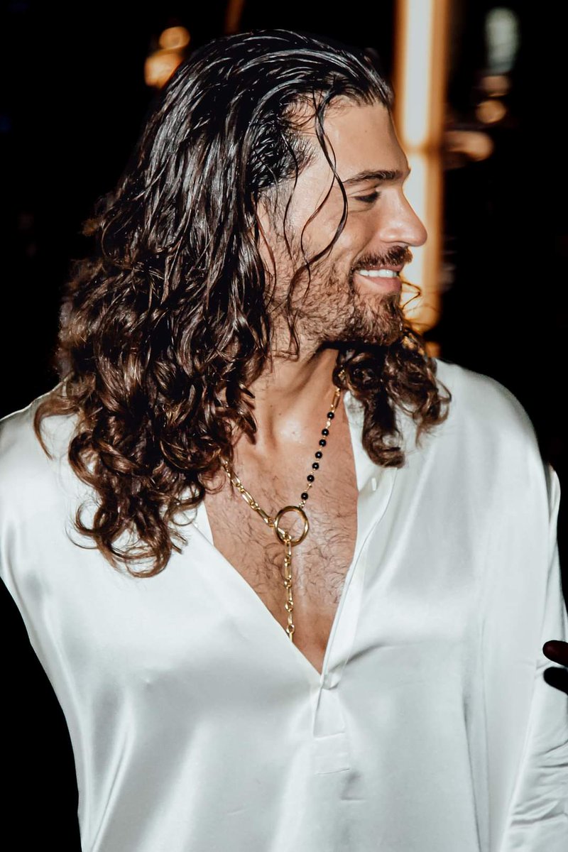 Il sorriso che fa scappare le nuvole 🌞
#CanYaman #BreakTheWalllTour2023 #CanYamanForchildren