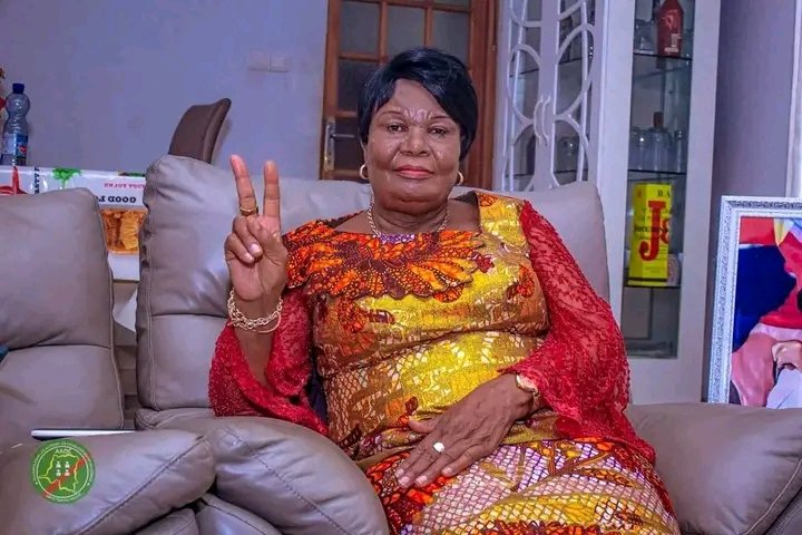 BENOTMUKENDIBO1's tweet image. 🔴 Maman des opprimés ,@ADELE KABENA MUAUKA ,une femme très #dynamik #combattante et actives ds les actions authentik O s1 d sn parti politik #AADC pr promouvoir sans relâche la valeur ajoutée d la fê congolez partout ele se truv. O mamans d&apos;adhérer massivema car l&apos;heure a sonné