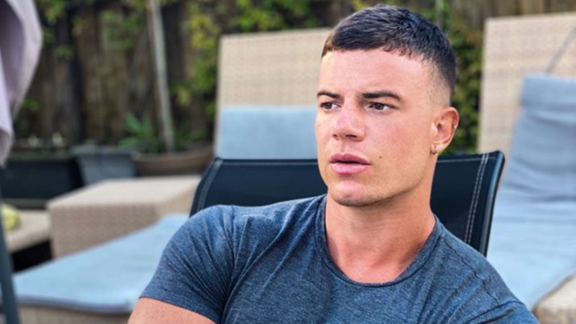 GOSSIP ROOM on X: Ad Laurent : il officialise pour la première fois son  couple avec une célèbre candidate de télé-réalité, la vidéo choc !  t.coFDe8HjJOxU t.coaZBX6GDdt0  X