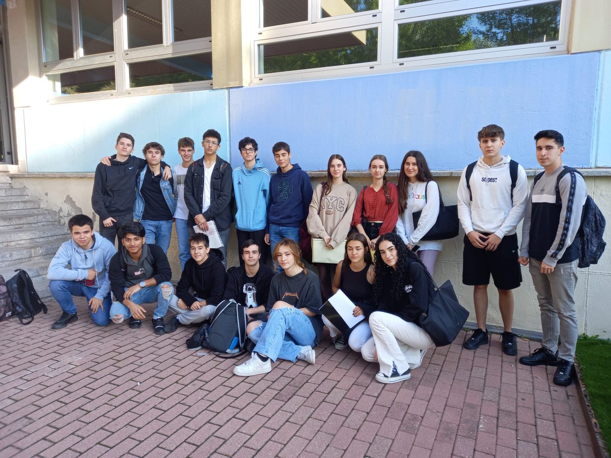 Hoy ha comenzado la EVAU para 2ºBachillerato Ciencias.🤞🍀¡Mucha suerte chicos!