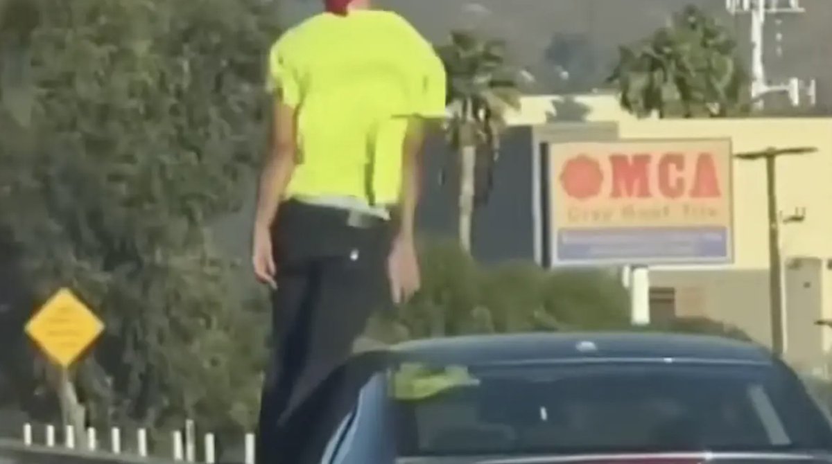 The Messenger on Twitter "Wild video shows driver standing up outside