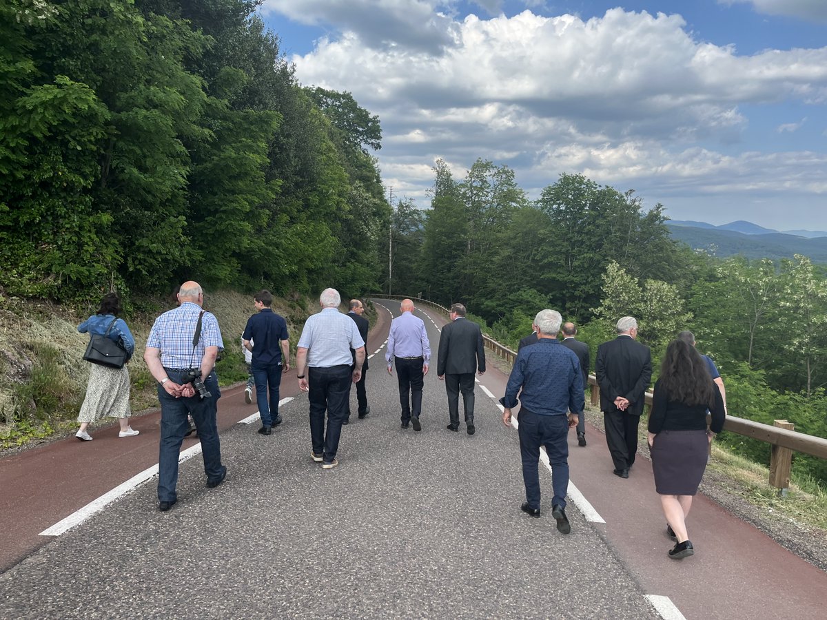 #Patrimoine | Vendredi, Michel Vilbois,préfet de la Haute-Saône,  a participé à l'inauguration de la nouvelle route de la Chapelle Notre Dame du Haut. 
L'Etat, a contribué au financement des travaux à hauteur de 206 880€ au titre de la DSIL et de 97 500€ au titre de la DETR.