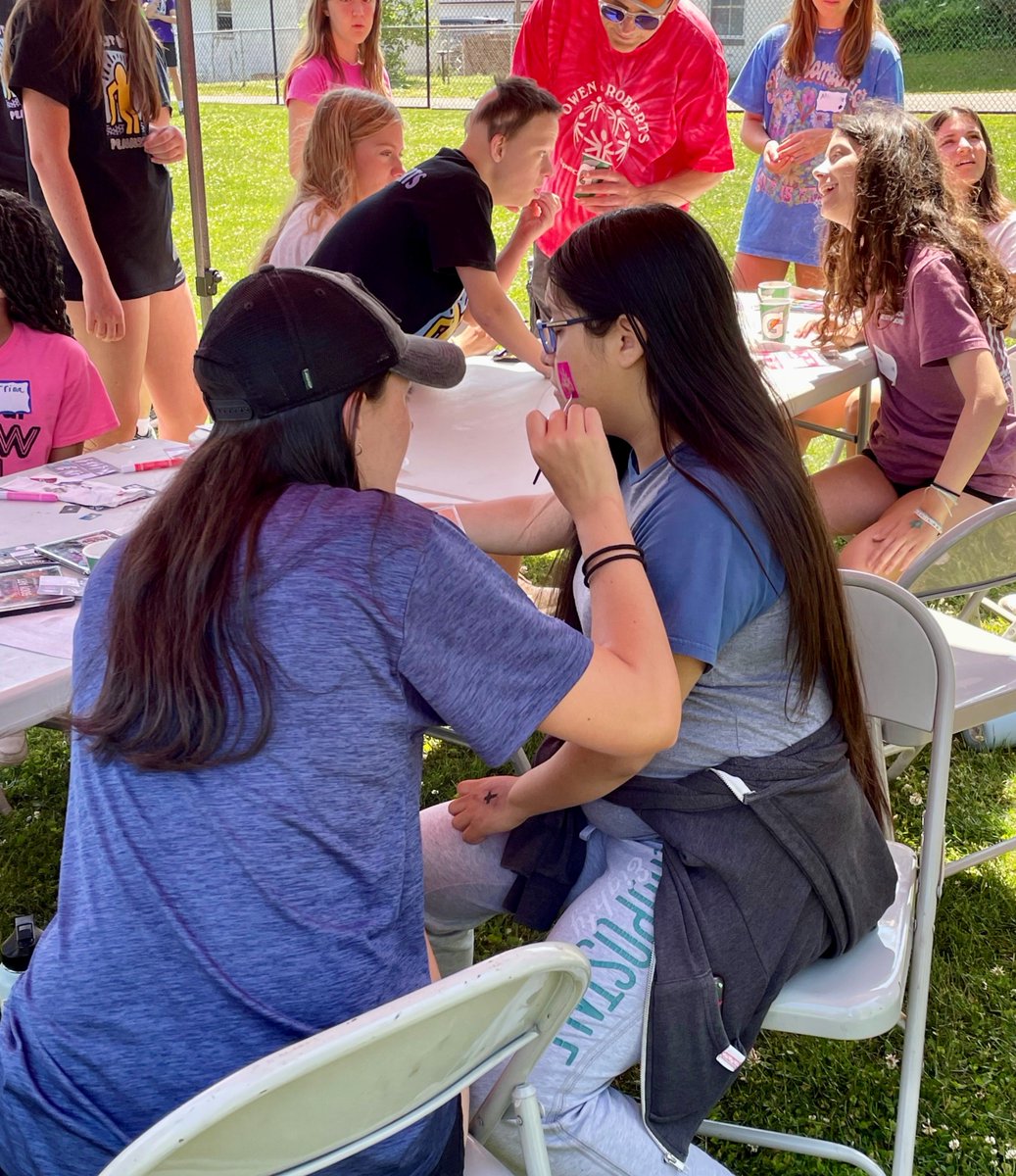 WestChesterASD's tweet photo. Henderson's #BestBuddies chapter recently hosted 8 schools at the annual Best Buddies – Fun with Friends event! 

They ran 10 fun-filled activity stations, including frisbee, face painting, parachute toss &amp; cornhole. As you can see from the smiles, it was a wonderful time!#WCASD https://t.co/Dt5hq4AecI