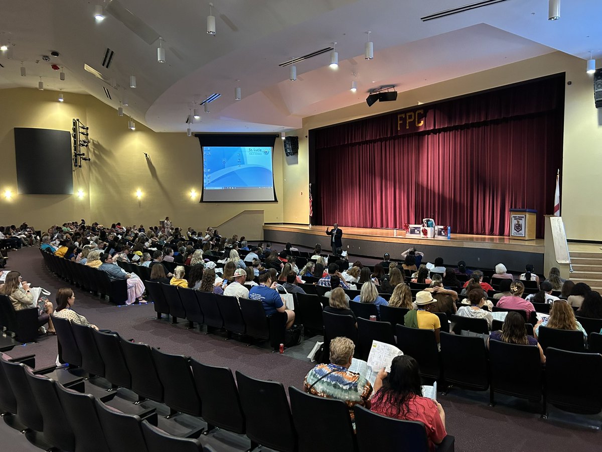 ᒍᑌᒪIᗩ ᕼIᒪᗷᑌᖇᑎ tweet media