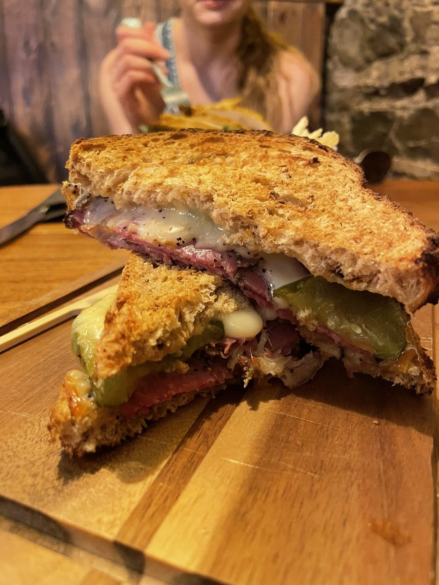 sandwichdigest's tweet photo. Reuben https://t.co/lcJw0DSZgs