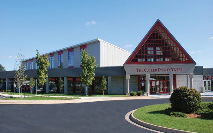 IndependentsMCA's tweet photo. It's so important for all of us to find ways and places to unwind. ⁣
⁣
Deontay from @olivetcollege said, "My favorite place on campus is the Cutler Event Center where I can unwind after a long day of studying." ⁣
⁣ https://t.co/NkcdXRpEHK
