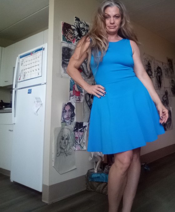 New dress https://t.co/pkIzgmUl3B