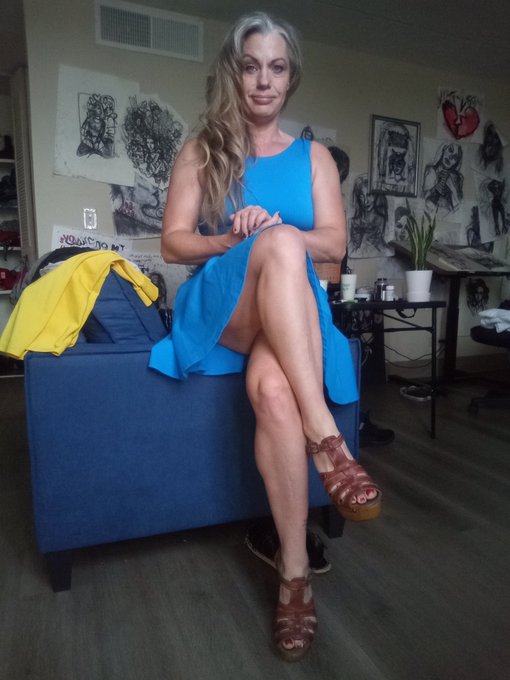 New dress https://t.co/pkIzgmUl3B