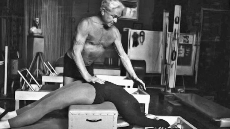 #HaciendoHistoria

Joseph Pilates, el nombre propio del ejercicio moderno

sarandi690.com.uy/2023/05/03/pil…