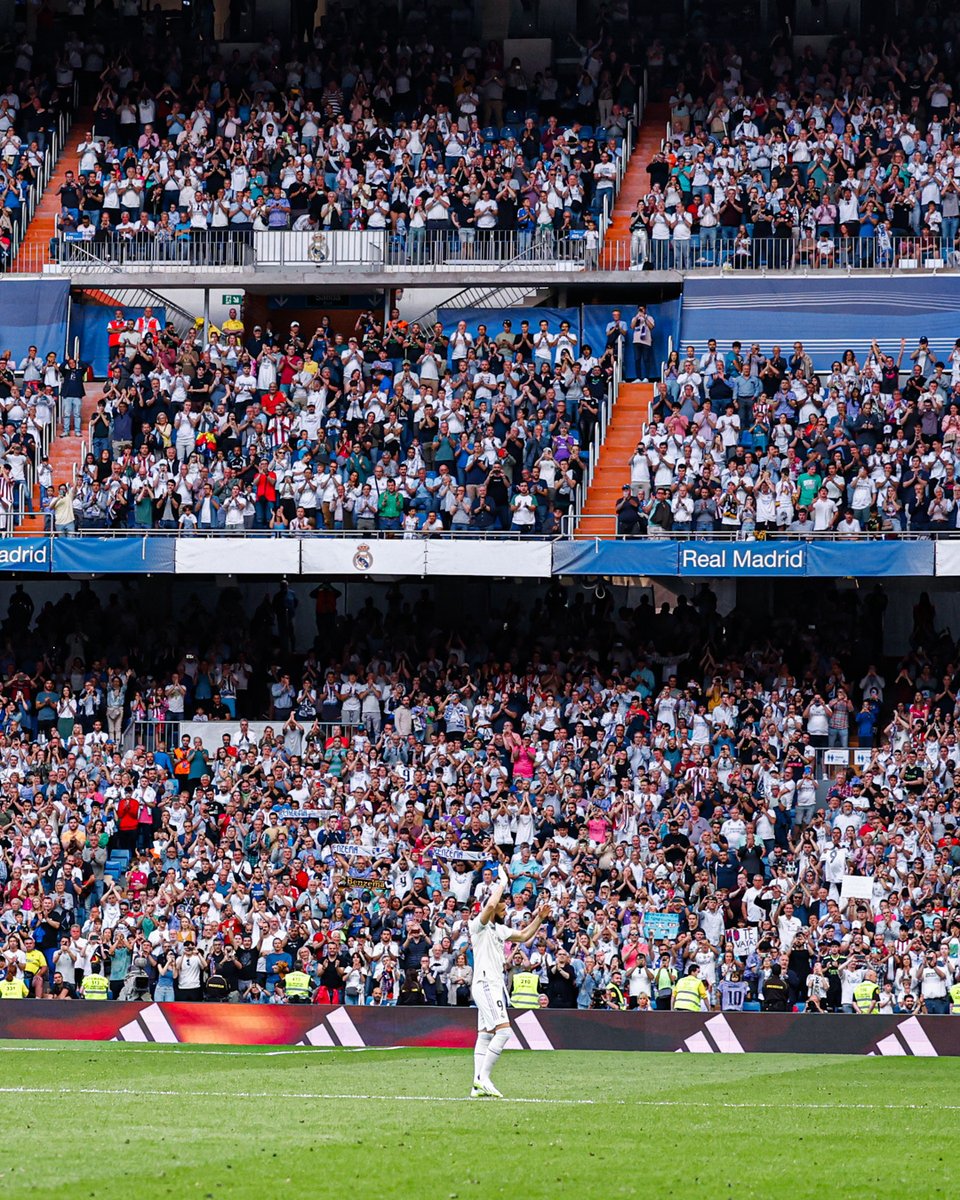 realmadrid's tweet photo. 🤍 El primero y el último 👑
#GraciasKarim https://t.co/1rcWws1ZJV