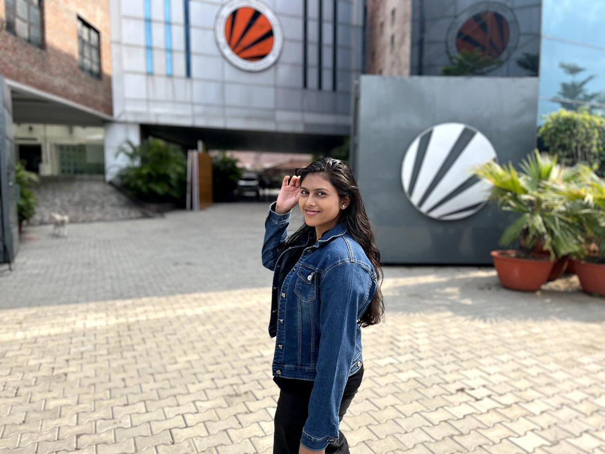 mansi_0707's tweet photo. Day1 at @spottabl 🚀🚀
#internship #lpu #interns https://t.co/X1HZPPJZF7