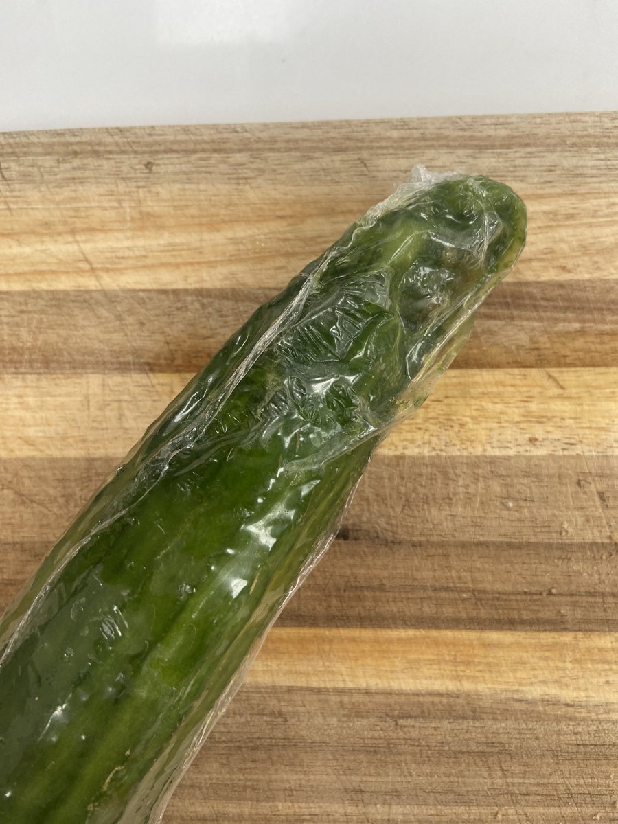 lbreeks's tweet photo. @sainsburys hi guys! I received my delivery this morning and all was well however I didn’t notice the state of my cucumber until after the driver had left 😬 https://t.co/F7D6KfXtdL