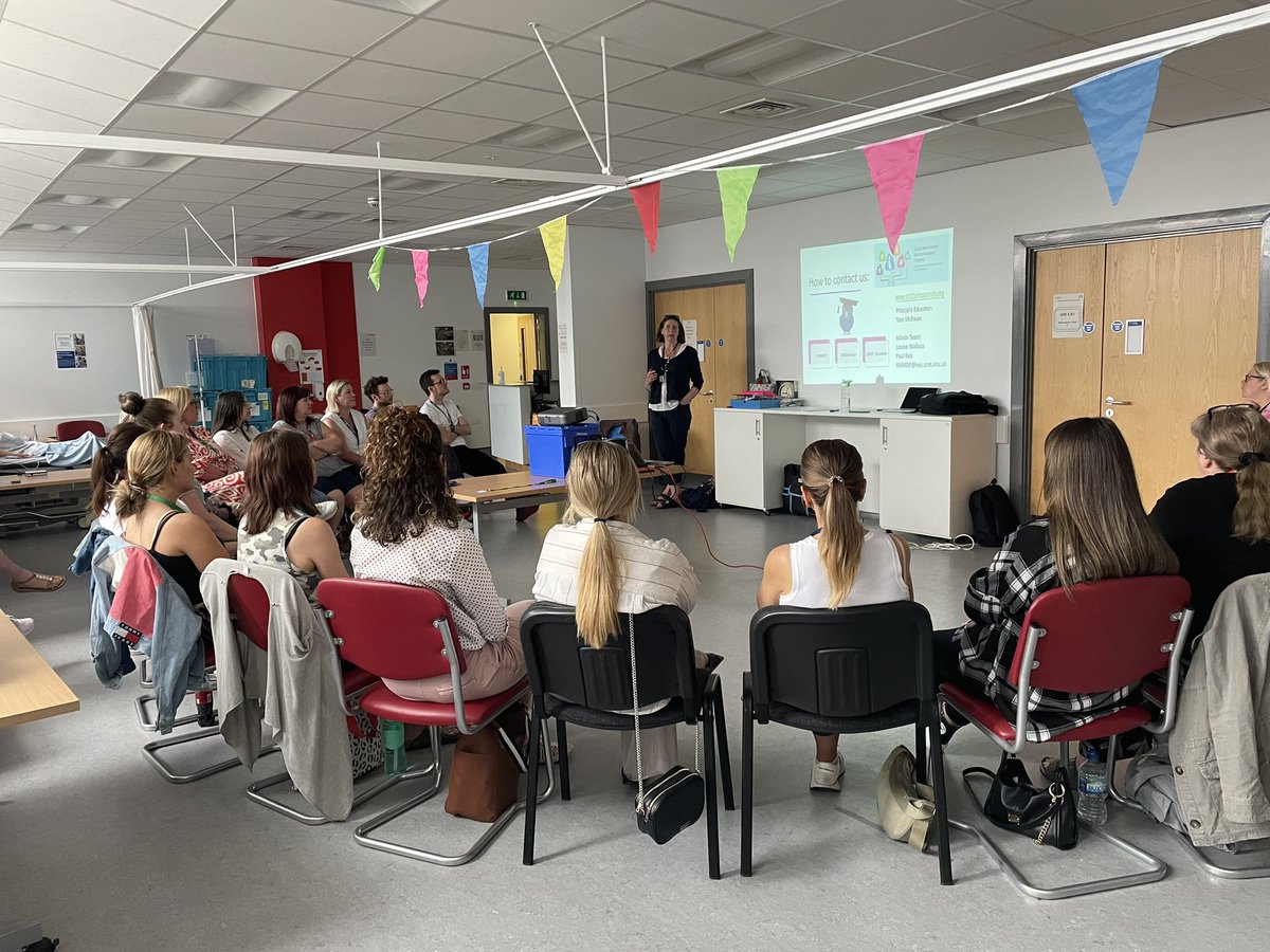ljmsmith's tweet photo. #SMMDP starting of the day in @NHSGGC facilitating SCOTTIE for a group of midwives and paramedics. Core training continues :) https://t.co/ixEZIbjZmd