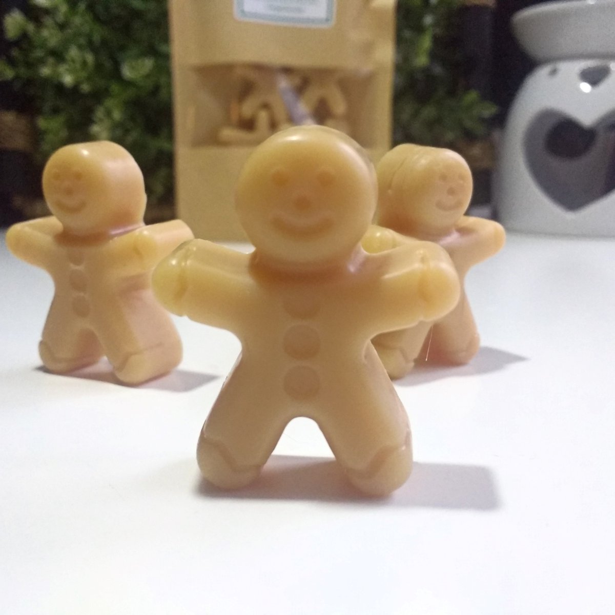 Gingerbread Wax Melts 68g - Soy Wax Melts UK etsy.me/3IVJJs5 via <a href="/Etsy/">Etsy</a>
#greenbeancandlesuk #etsy #UKGiftHour #shopindie #supportsmallbusiness #edinburgh #soywaxmeltsUK #CraftBizParty #waxmelts #womaninbizhour #inbizhour #ukmakers