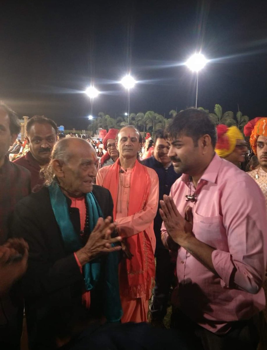 પરબ ના પીર શ્રી કરસનદાસ બાપુ ના દર્શન કરી જીવન પવન થયું સત દેવી દાસ અમર દેવી દસ 🙏 જય સનાતન ધર્મ ની