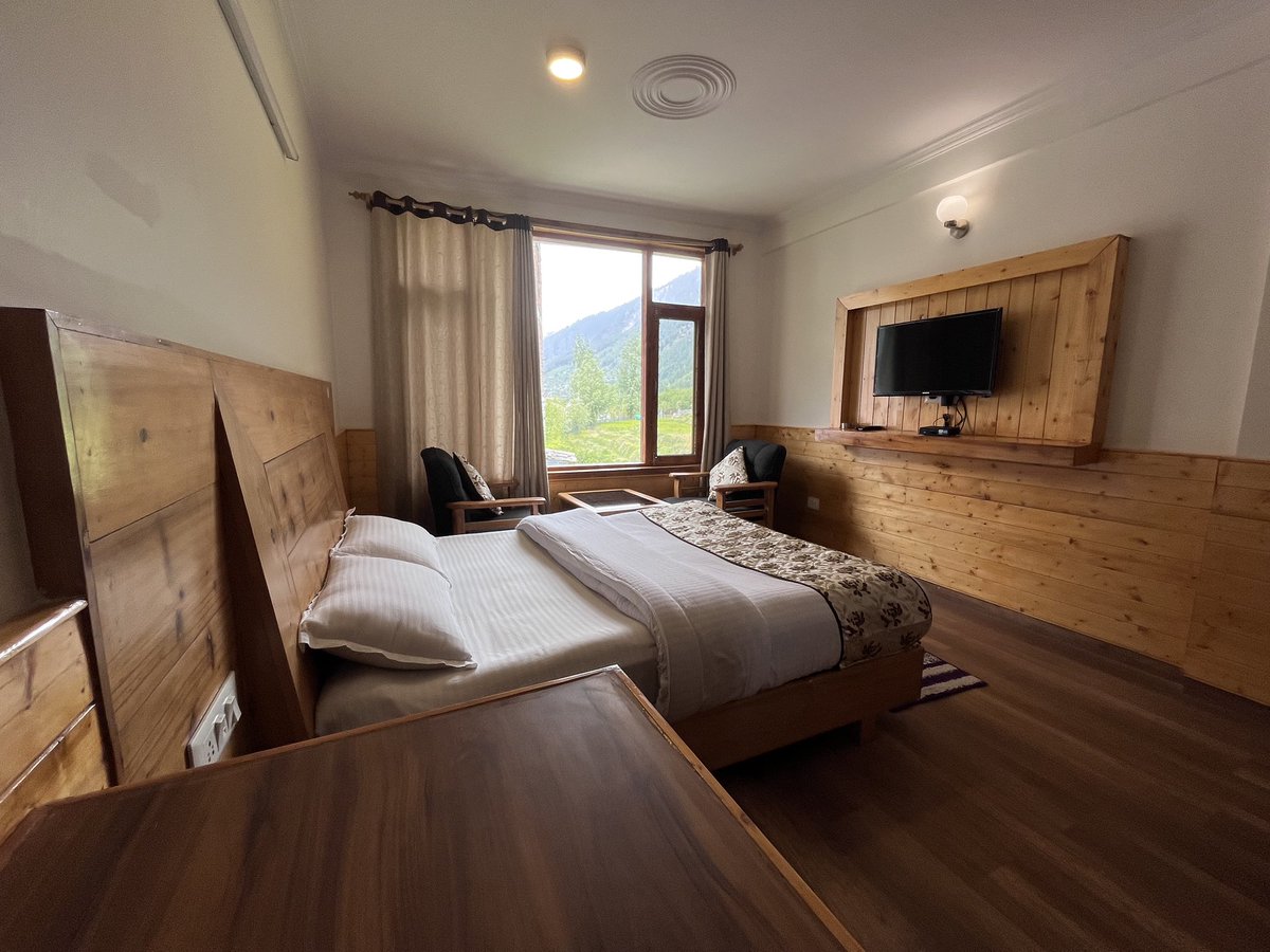 HippieGotra's tweet photo. Imagine sipping your morning coffee on a balcony overlooking the majestic Himalayas. Our new property in Manali offers just that and more! Indulge in cozy rooms with modern amenities and immerse yourself in the awe-inspiring vistas right outside your window

#manali #hippiegotra https://t.co/9KIwK2eqpH
