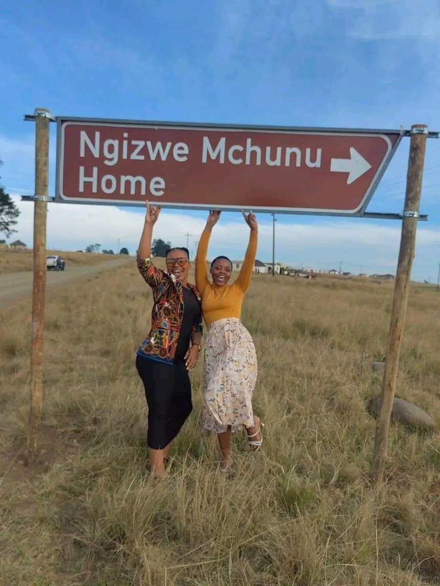 ZANewsFlash's tweet photo. Kusho ukuthi uyinto enkulu ngakubo u Ngizwe Mchunu. https://t.co/YO0hApm6m8