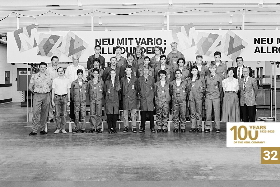 arburgworld's tweet photo. After more than 60 years of training, we welcomed our 2,000th apprentice in 2020.🙌 Practically everyone who trains at Lossburg is taken on after successfully completing their training. 💪
#ARBURG #WirSindDa #100years #ARBURGfamily #history #backintime #trainees #success https://t.co/yvprgOy3pB