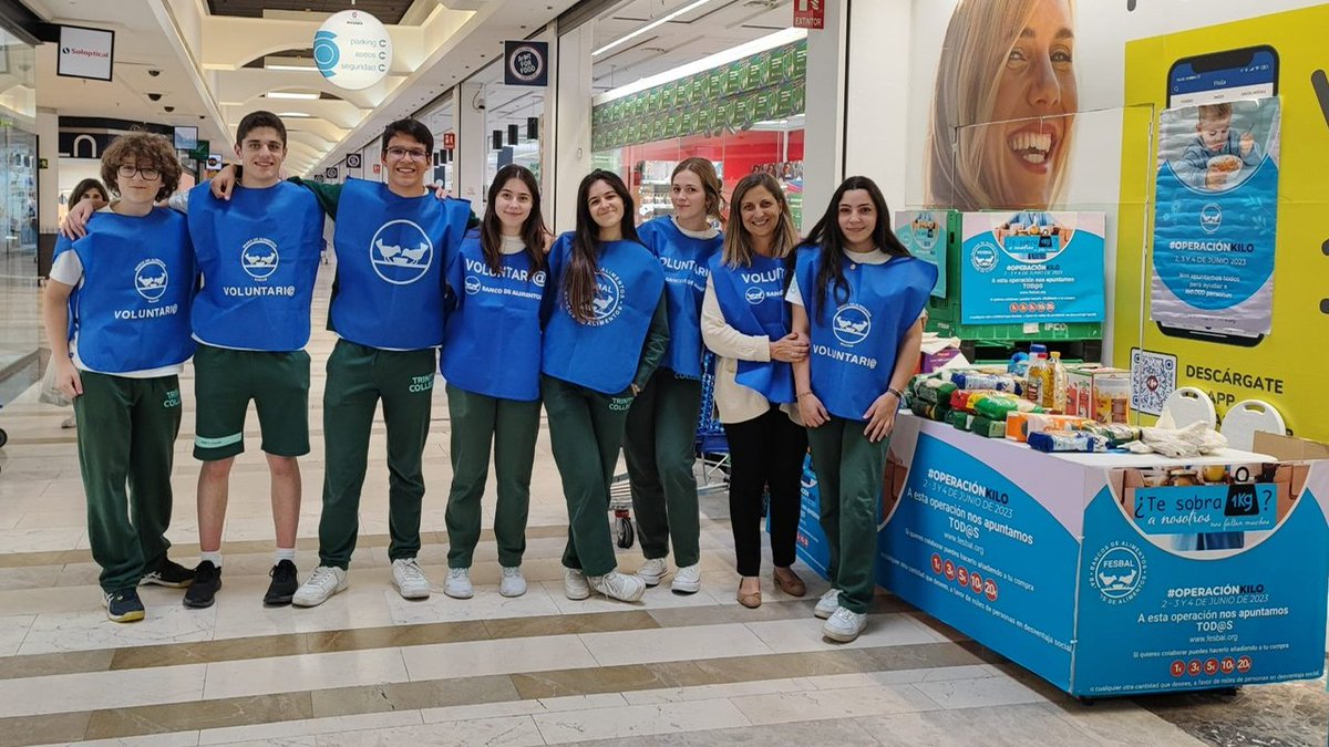 TrinityCollege1's tweet photo. ¡Nuestros alumnos de 4° de #ESO y de 1° de #Bachillerato participaron como voluntarios en la #OperaciónKilo de la @bancoalimadrid!
Estamos muy orgullosos de vosotros. 👏👏👏
#WeAreTrinityCollege🦁 #TrinitySolidario
#Colegios #Educación https://t.co/8qDfKHINVj