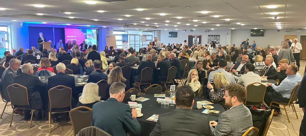 FutureHumber's tweet photo. Thank you to Bill Walker for the welcome. We are looking forward to seeing what artist @CalvinInnes comes up with to represent our collective sense of place #HBW2023 #HumberBizWeek https://t.co/6qGzhPnsqS