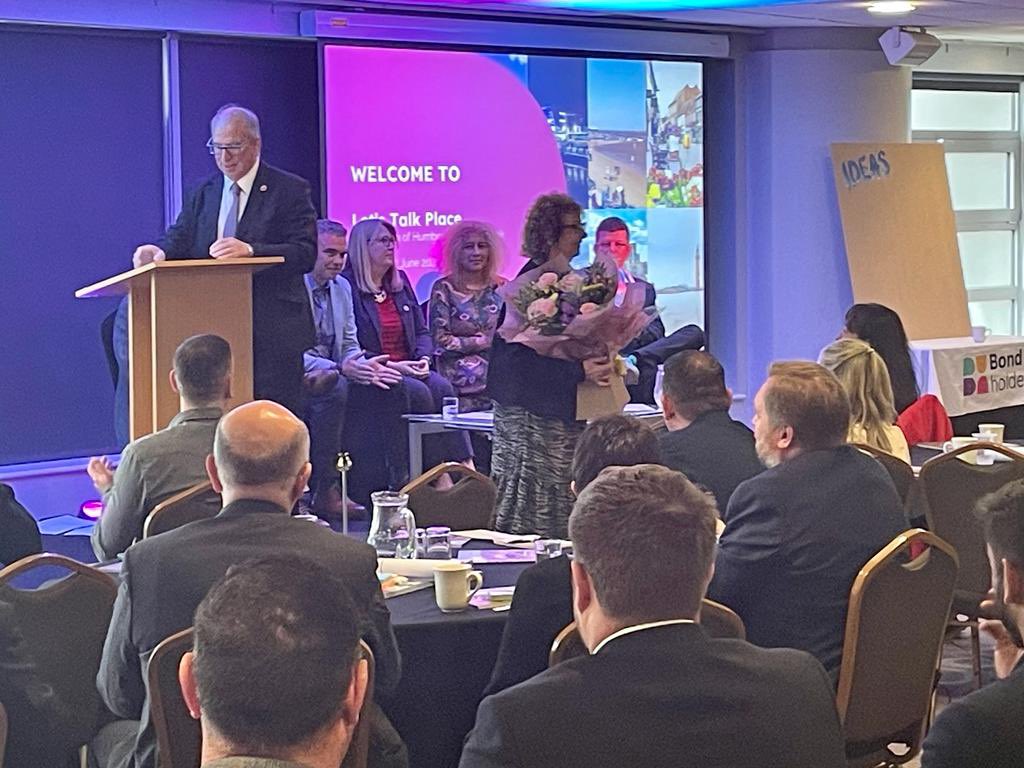 FutureHumber's tweet photo. Thank you to Bill Walker for the welcome. We are looking forward to seeing what artist @CalvinInnes comes up with to represent our collective sense of place #HBW2023 #HumberBizWeek https://t.co/6qGzhPnsqS