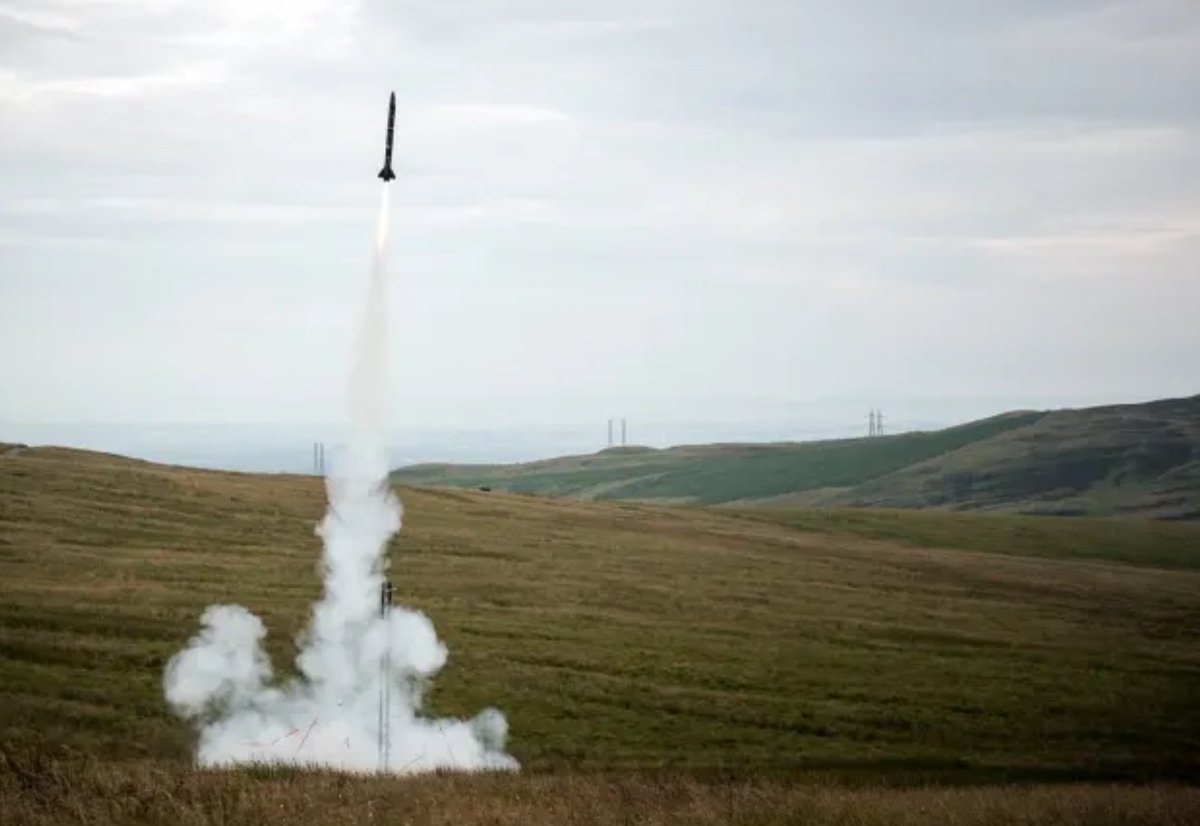 WeAreRSGroup's tweet image. RS Grass Roots are proudly supporting the Karman Space Programme, led by students from Imperial College London.

They aim to be the first student-led team to design, build and launch a reusable rocket past the Kármán Line. 🚀

Check them out here: 

➡️ weare.rs/3IIFvnG ⬅️