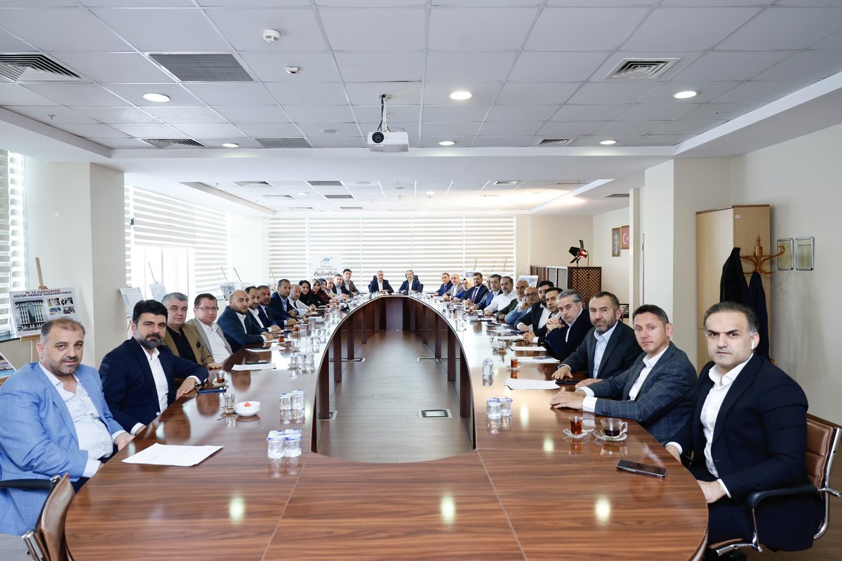 Sultangazi Belediye Meclisi Haziran ayı AK Parti Grup Toplantımızı gerçekleştirdik.

Alınacak kararların ilçemiz için hayırlı olmasını diliyorum.