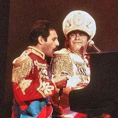 Freddie and Elton 🎹🎶🎶
#FreddieMercury 
#SirEltonJohn #Queen