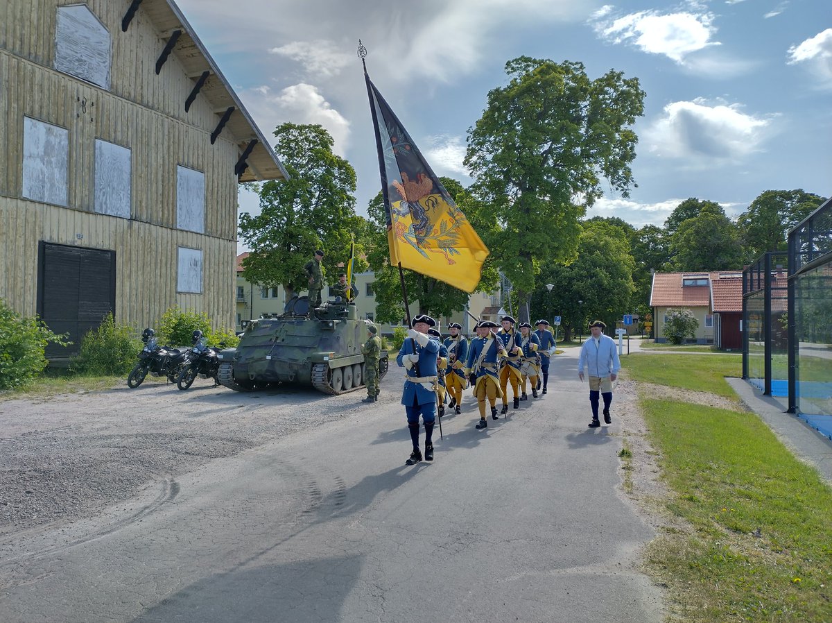 MattiasBrehag's tweet photo. Samtidigt vid Skaraborgs regemente. Förövning inför överlämning budkavle armén 500 år på #Axvalla hed.
#svfm https://t.co/nUiMet2cmm