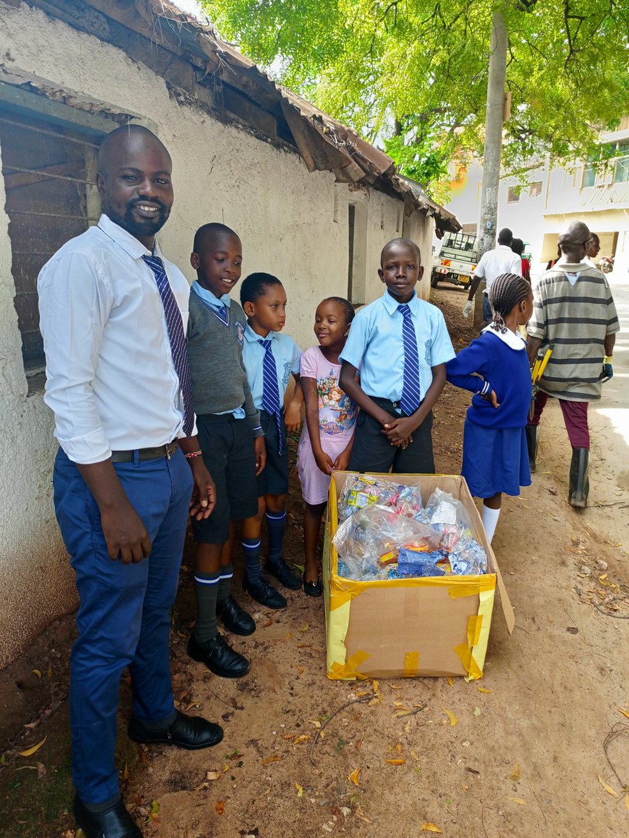 ChaoMarian's tweet photo. When we reinforce the importance of environment preservation in children from a young age, they will be conscious of the decisions they make .
@KCCGP_
@gro_foundation_
@ActionAid_Kenya
@GP_Kenya
#GROWithUs
#ZeroPlasticKilifi
#FundOurFuture
#Beatp https://t.co/peAZIzycXS