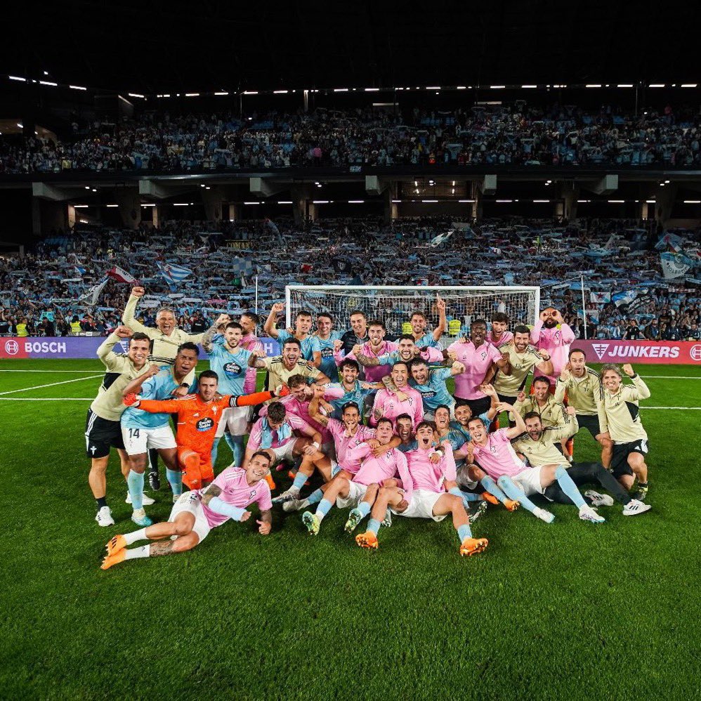 carloscarvalha2's tweet photo. El Cielo es azul … the sky it’s blue 🩵💙🩵💙🩵
@RCCelta es de primeira 🩵
Congratulations to @swfc about the promotion to championship 💙 https://t.co/RodQU0DmKv