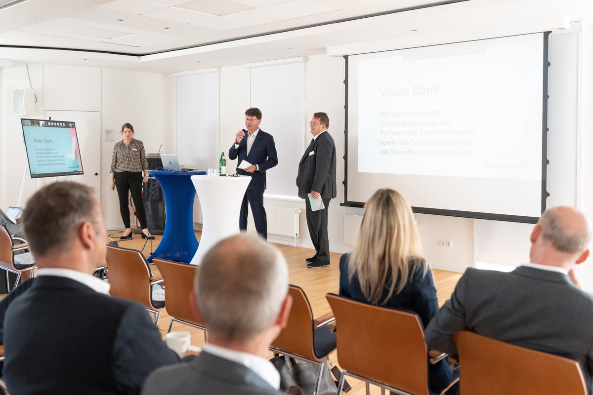 Los geht’s mit unserem UnternehmerTag 2023, dieses Mal zu Gast bei der <a href="/IHK_Luebeck/">IHK zu Lübeck</a>. Unter dem Leitthema „Verantwortung“ wartet ein vielfältiges und spannendes Programm. Es geht u.a. um Bindungskräfte in Unternehmen, um #Compliance, Arbeitsrecht, Strafrecht und #Hacking.