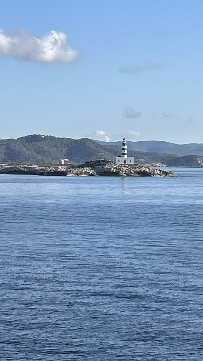 lutxana's tweet photo. Fars (so far* #formenetera #eivissa #diadelmedioambiente #DiaMundialDelMedioAmbiente #diamundialdelmediambient #diacontralapescailegal https://t.co/EeczkasMci