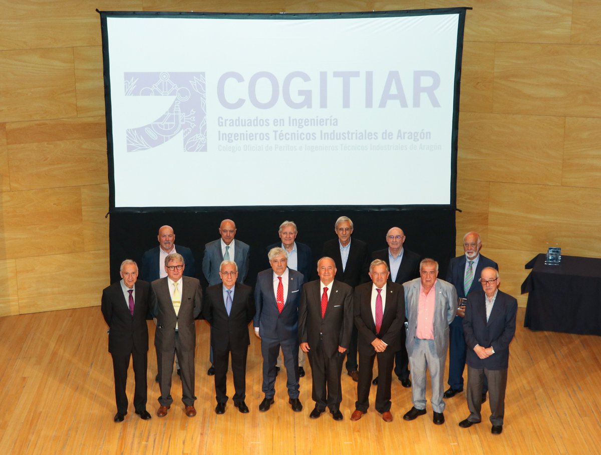 coitiaragon's tweet photo. Gran noche de reconocimiento de 25,50 y 75 años de profesión.
Una noche llena de ilusión, alegría y orgullo de compañer@s de profesión.
¡Gracias a todos por hacerla posible!

@cogiti #ingenieros #aragon @AuditorioZGZ @carmenherrarte @ToniGaldonRuiz #ingenieria #ingenieros https://t.co/gazBtLGFOI