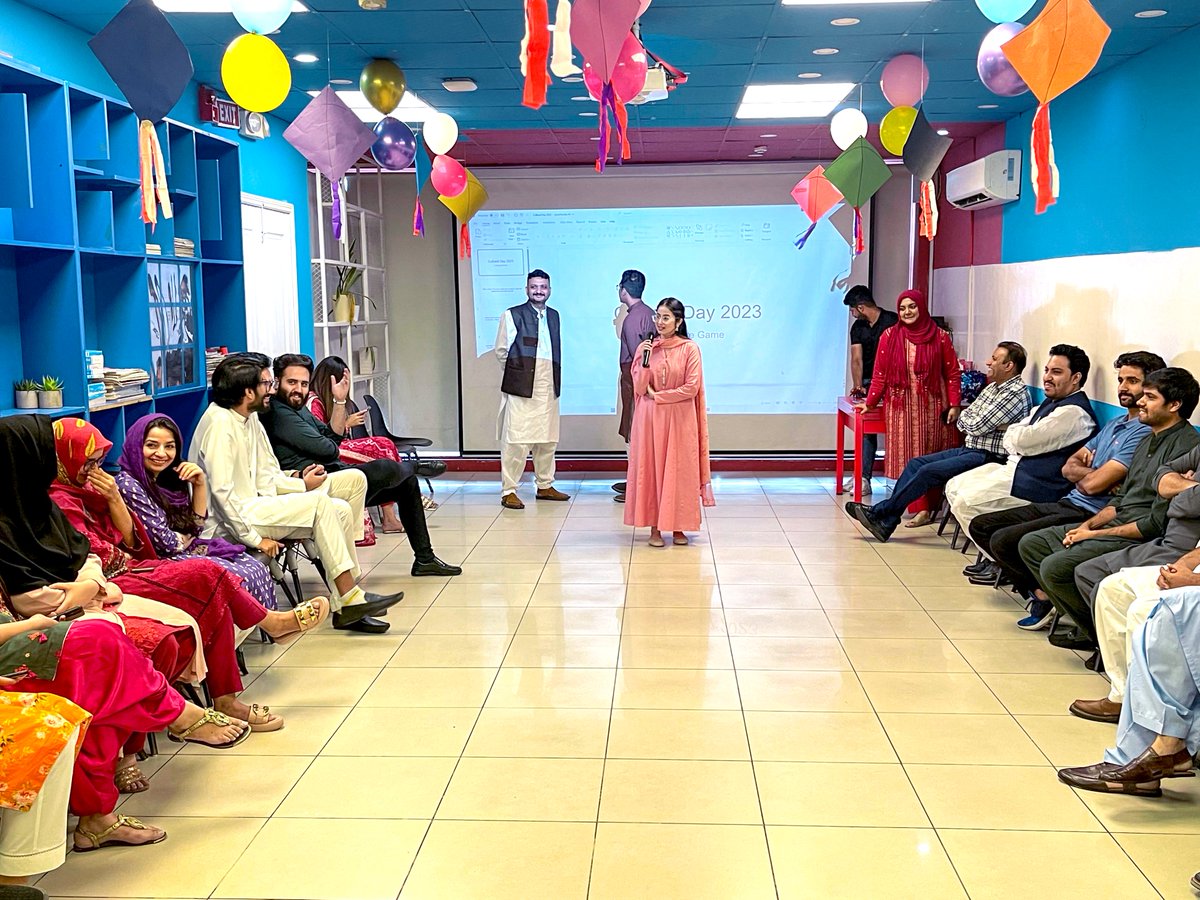 VentureDive's tweet photo. ๐Pakistanย Culturalย Dayย hit our offices like a melodiousย ๐๐ข๐ธ๐ข๐ญ๐ชย that gets stuck in your head!ย ย The event was all about celebrating the cross-culturism, ethnic-inclusiveness and diversity of our ideas, thoughts & backgrounds โ all of which are cherished atย #VentureDive. ๐ https://t.co/y6Rqx6VBhe
