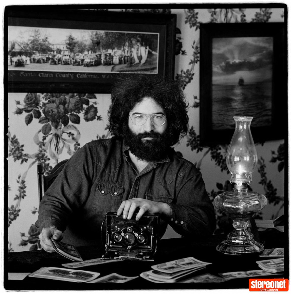 Jerry Garcia's live and studio solo recordings coming to @qobuz.

READ MORE 👉 stereonet.com/uk/news/jerry-…

#hifinews #audiophile #HiResAudio #gratefuldead #deadheads #jerrywasthere #music #streamingmusic @LittleRedHQ #stereonet #snuk