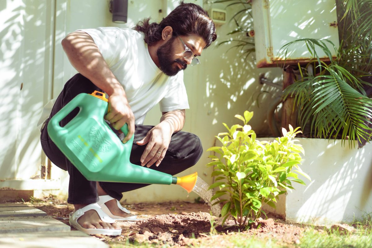 Icon star @alluarjun celebrates #WorldEnvironmentDay by planting a sapling in his house 🌱 Also urges everyone to take this as a responsibility in protecting our environment. 💚

#AlluArjun #IconStar #AA #PushpaTheRule #Pushpa2TheRule #Pushpa2  #YouWeMedia