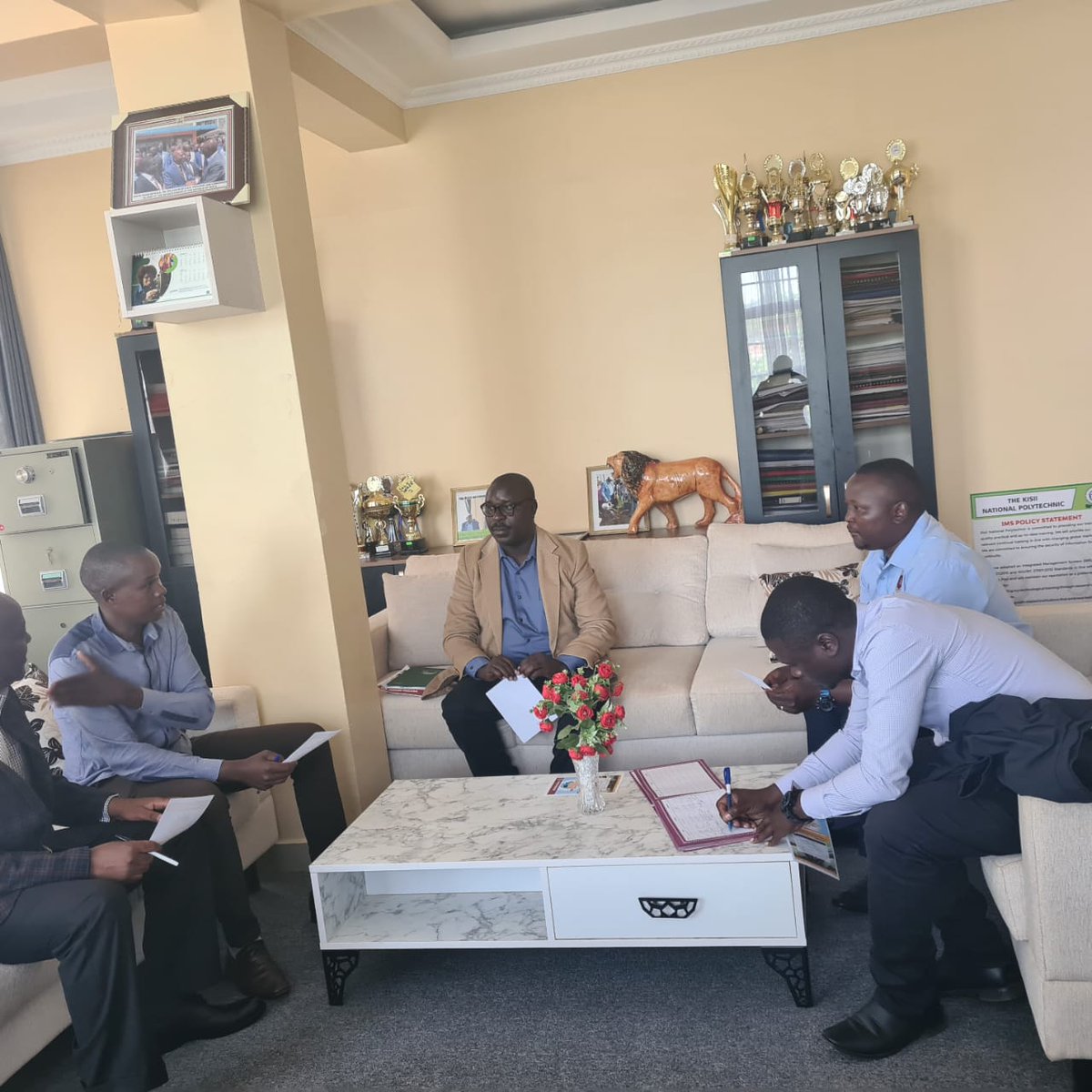 WesternIek's tweet photo. @TheIEK Western Branch is currently marking the World Environmental Day at Kisii National Polytechnic.
The team has paid a courtesy Call to the Principal ahead of a tree planting exercise to crown the day.
#WorldEnvironmentDa https://t.co/iGMNXfWeu7